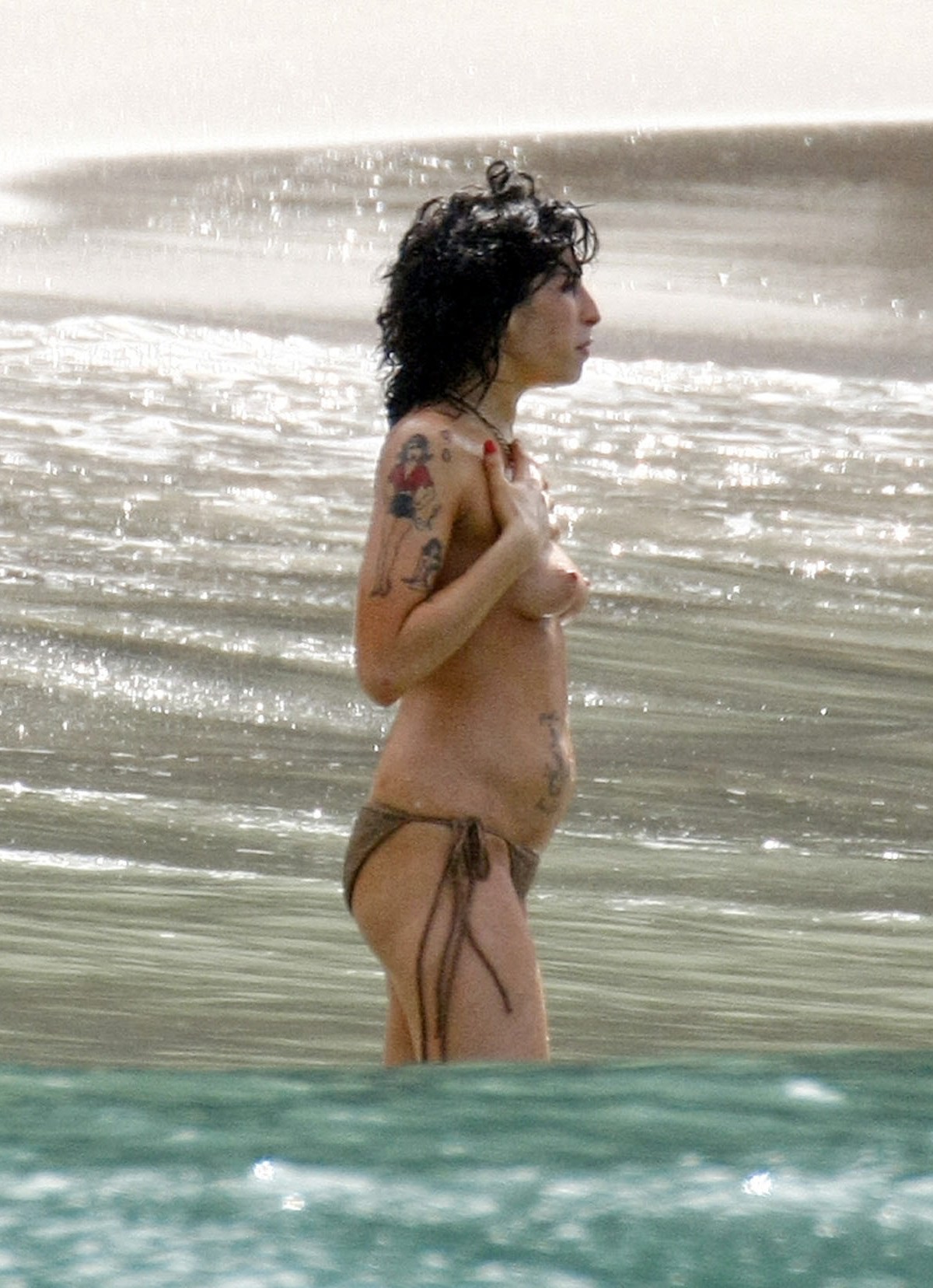 Amy Winehouse - More Free Pictures.