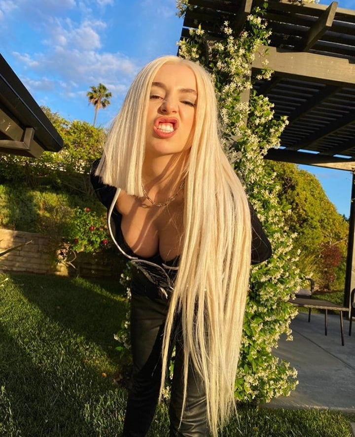 Ava Max - More Free Pictures.