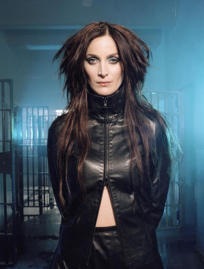 Carrie-Anne Moss 04