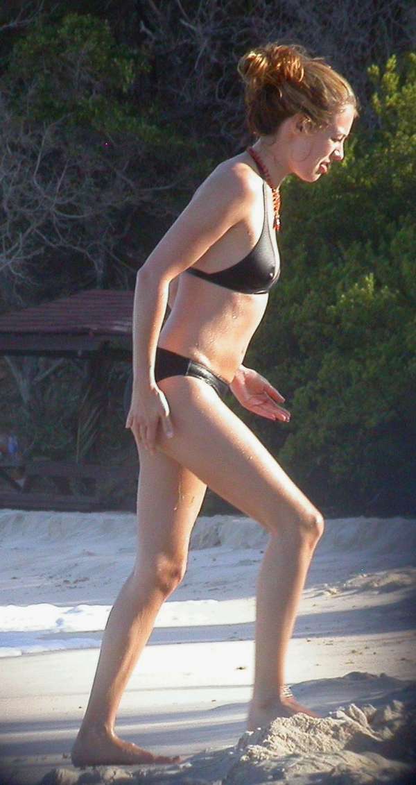 Cat Deeley 18