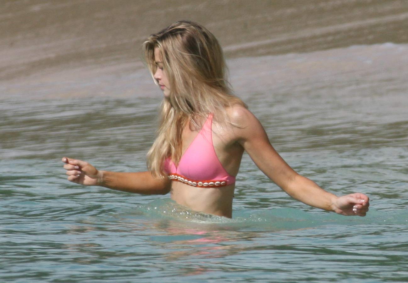 Denise Richards 09