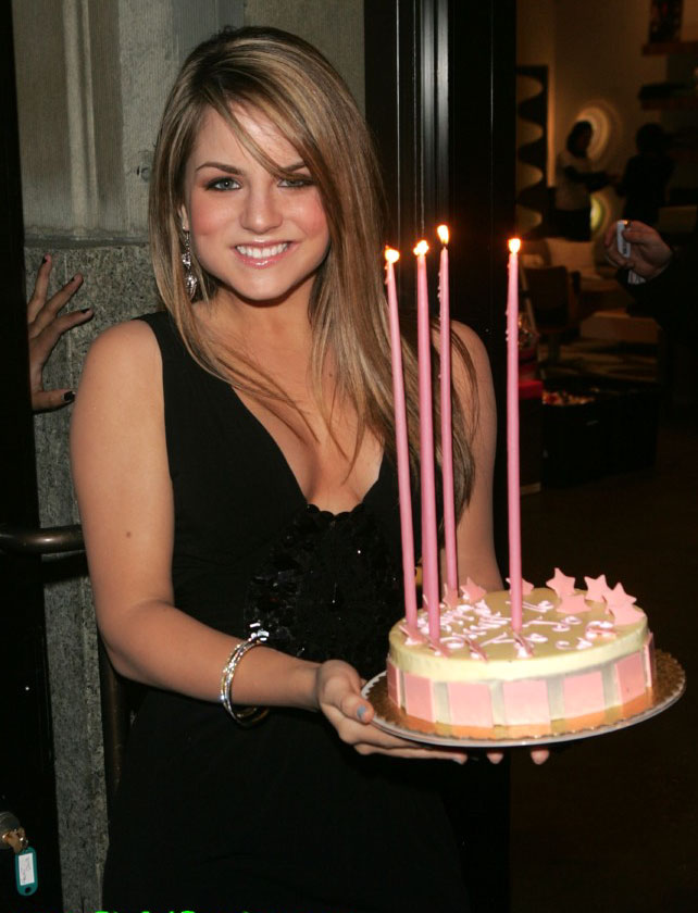 Joanna Levesque 10