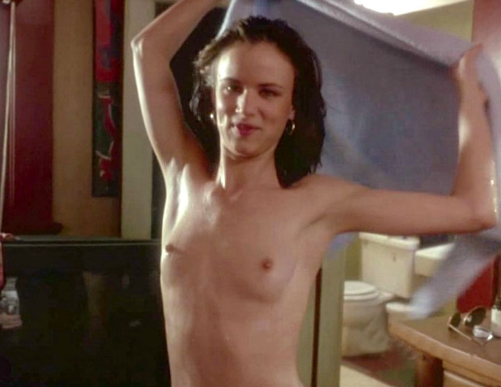 Juliette Lewis Showing Off Her Hot Ass In Bikini