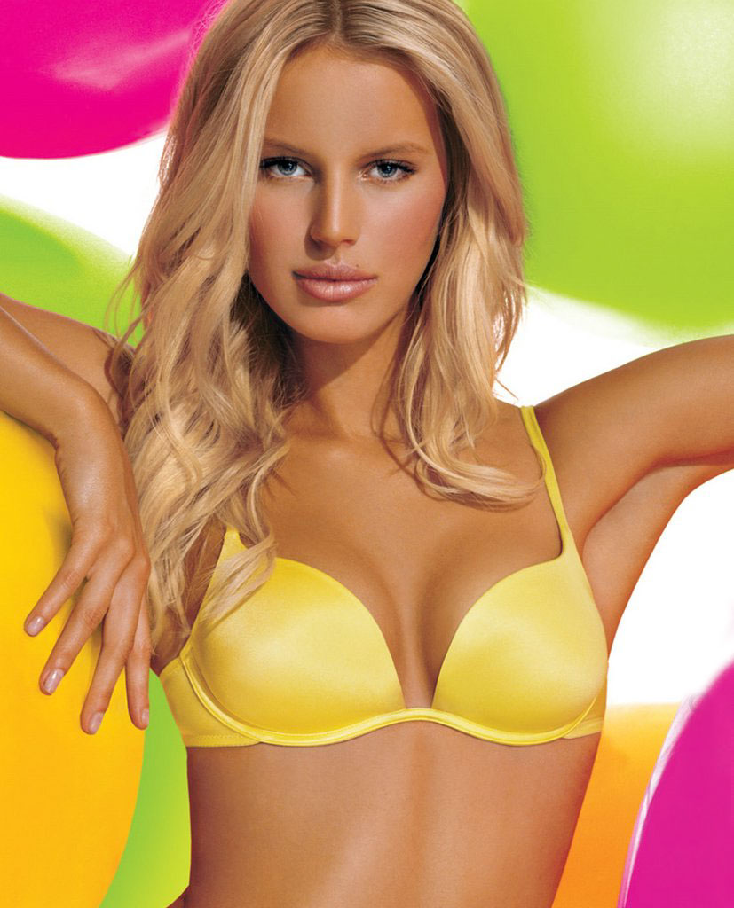 Karolina Kurkova 17