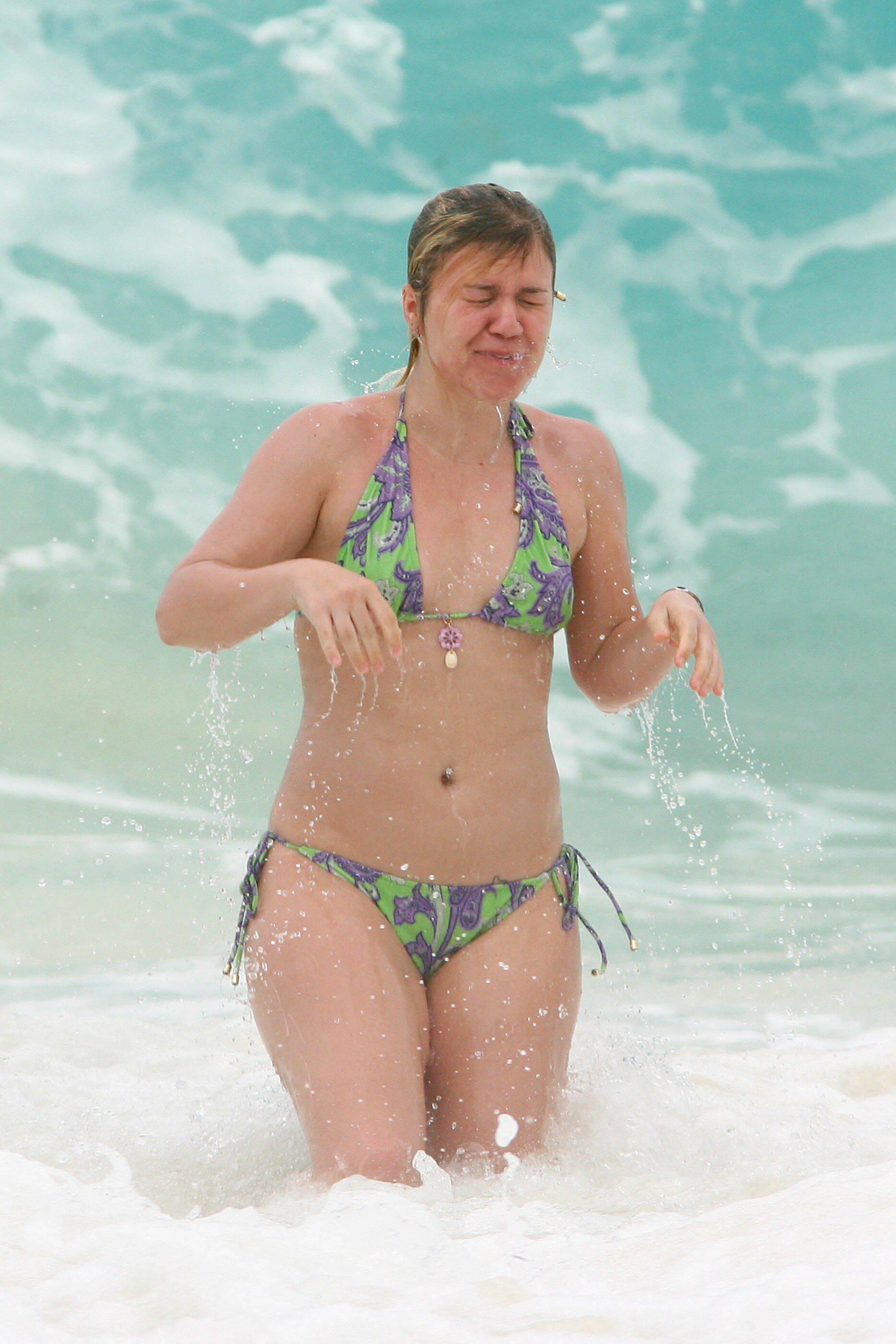 Kelly Clarkson - More Free Pictures.