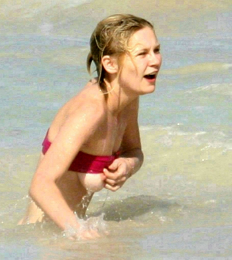 Kirsten dunst nipple