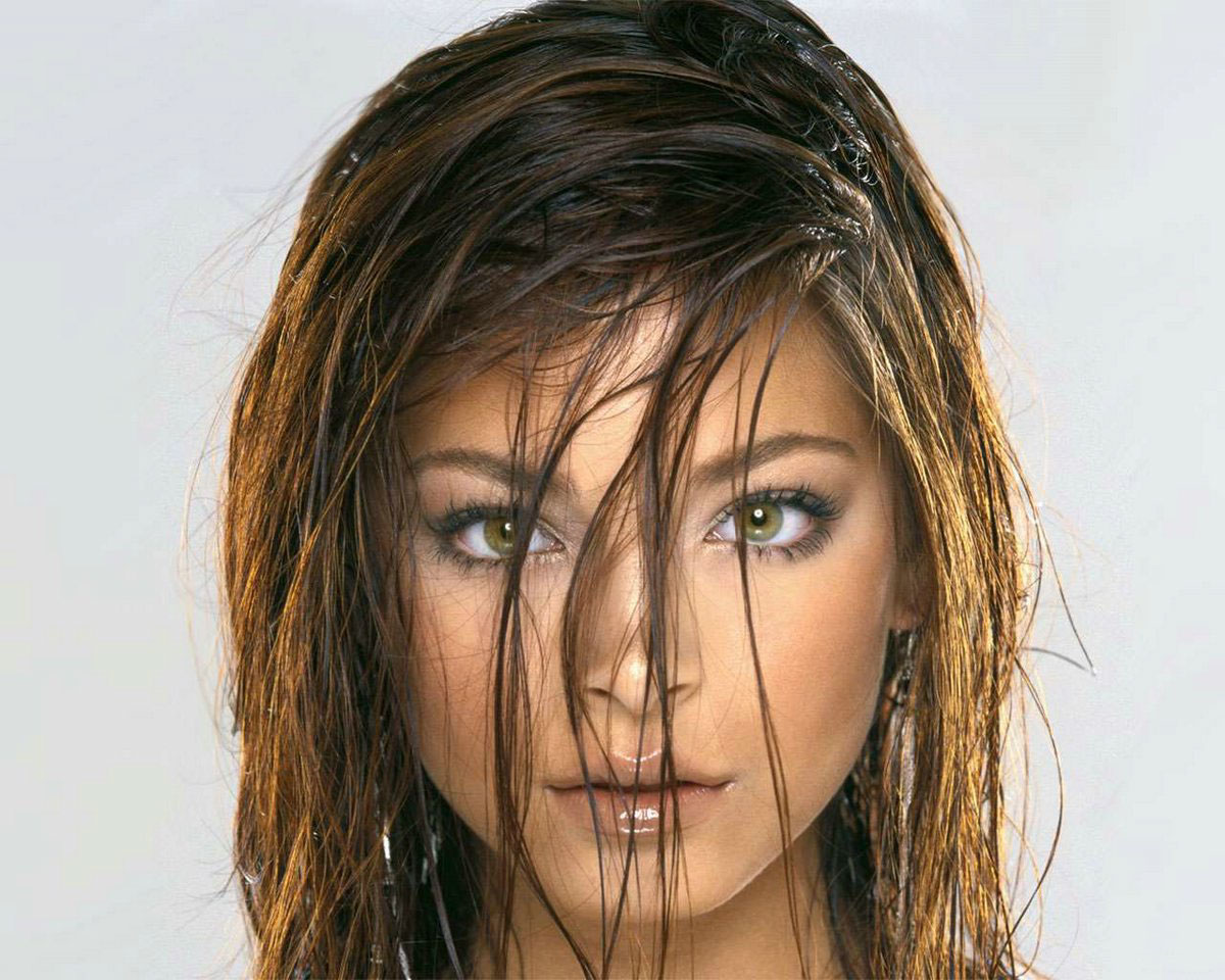 Kristin Kreuk 02