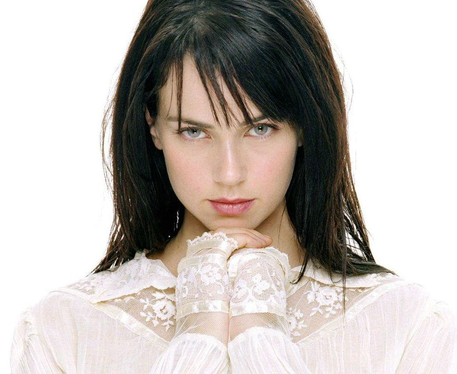 Mia Kirshner 01