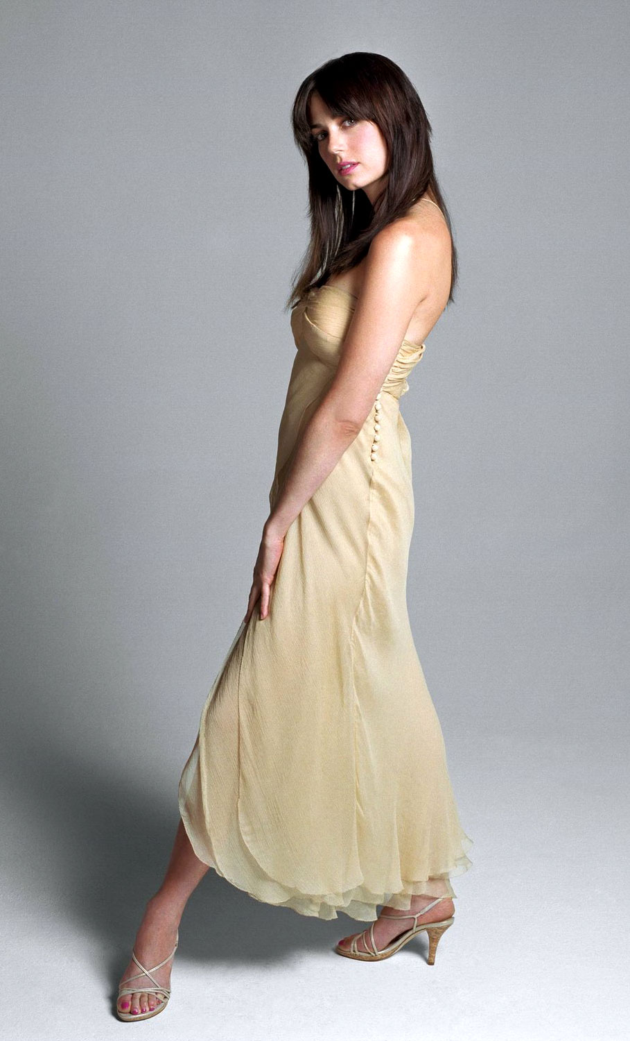 Mia Kirshner 04