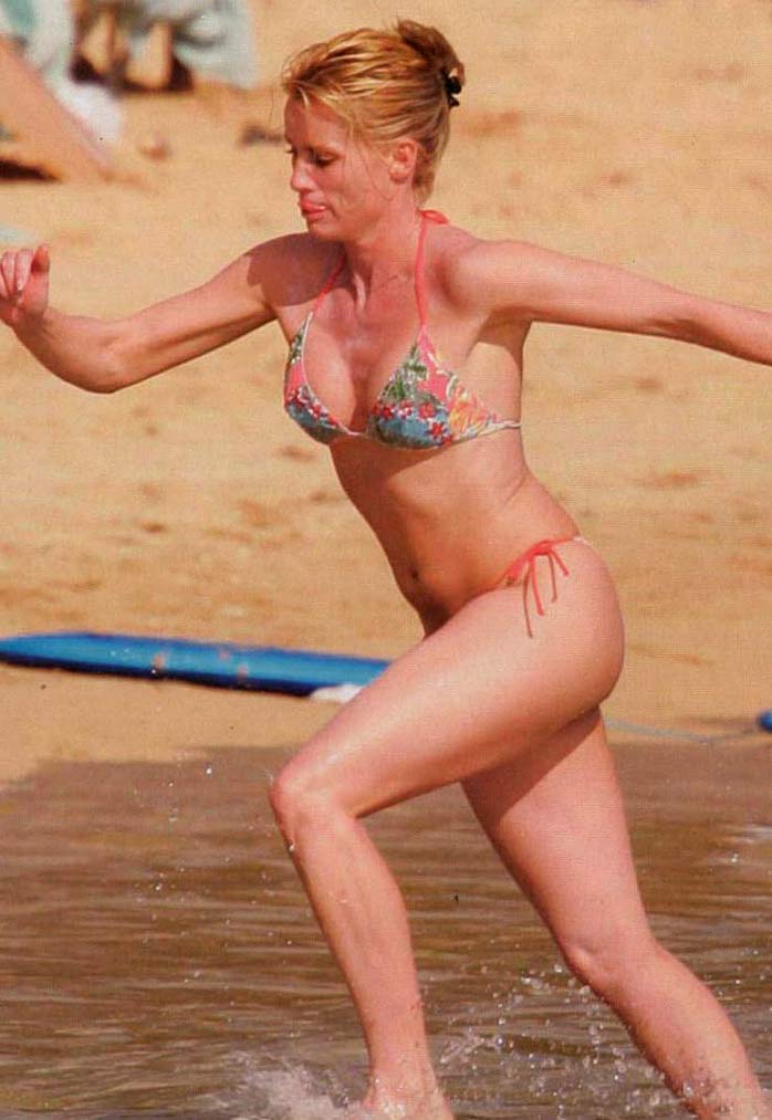Nicollette Sheridan 16