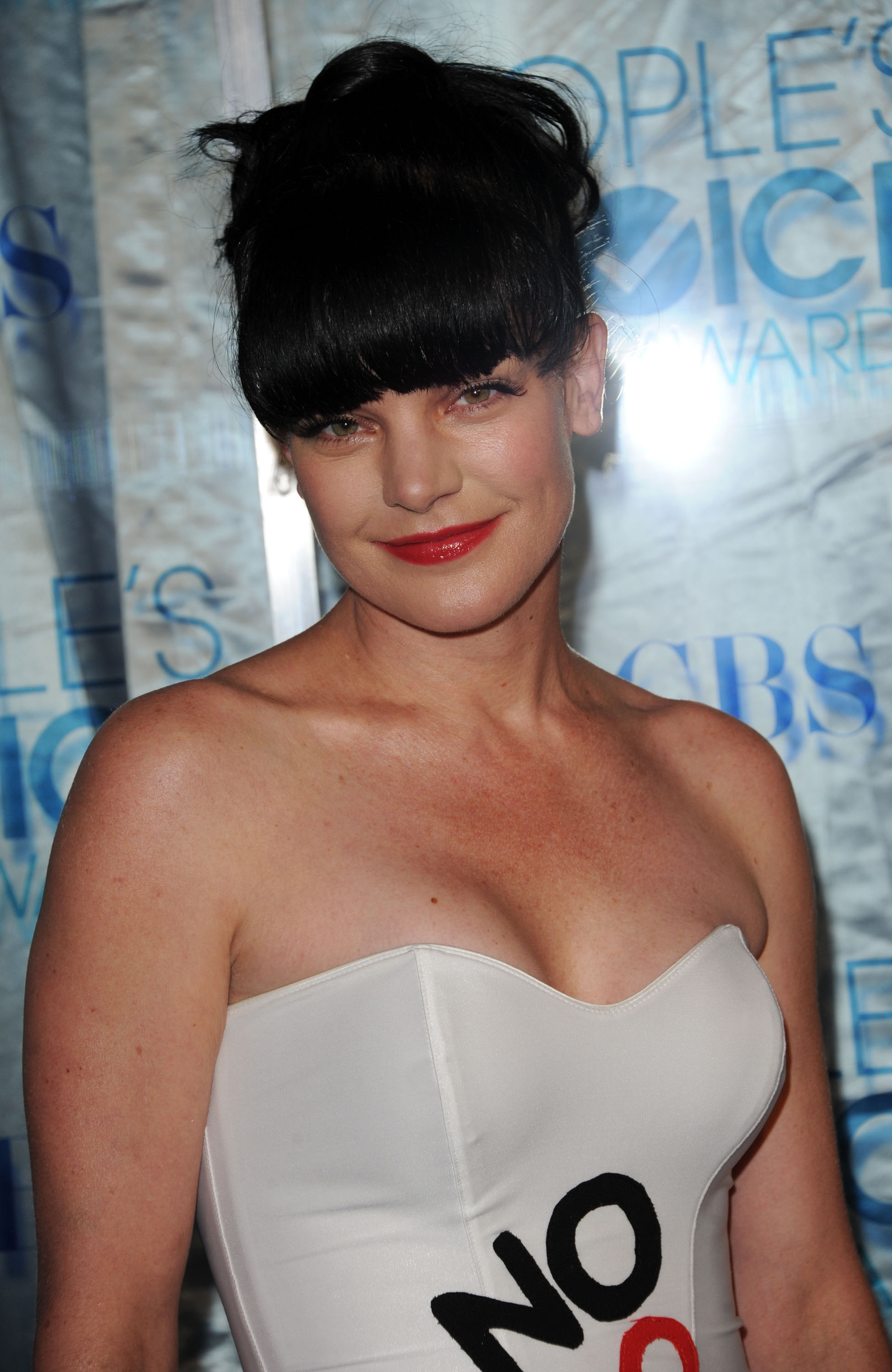 Pauley Perrette - More Free Pictures.