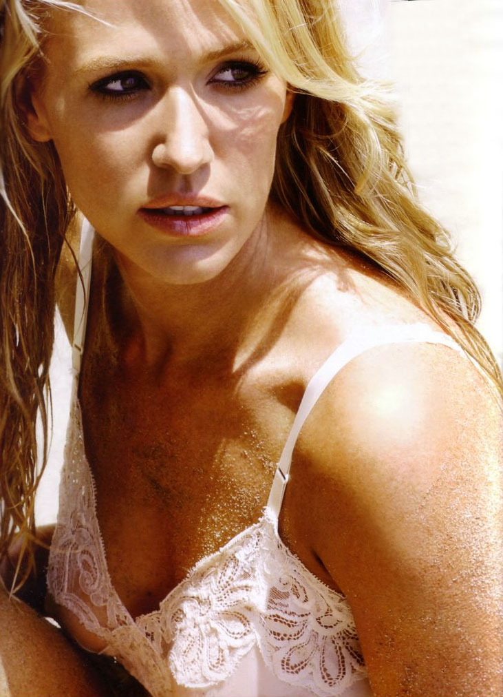 Poppy Montgomery 11
