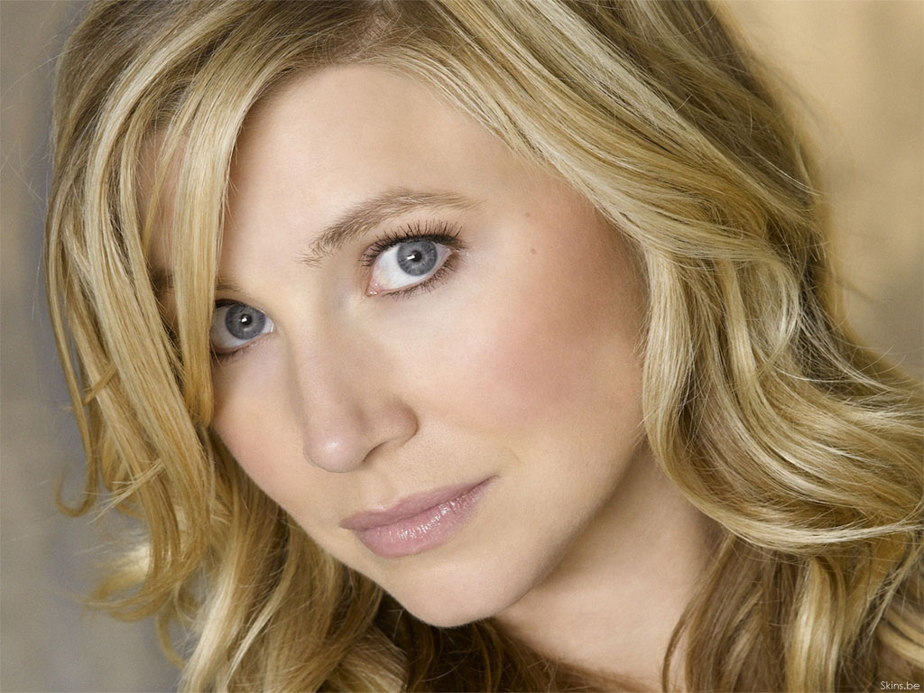 Sarah Chalke - More Free Pictures.